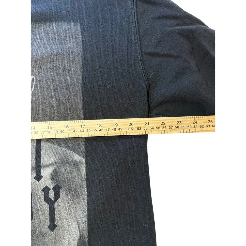 Unisex Black and Gray Graphic Print Crewneck Sweatshirt